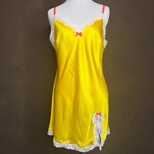 Victoria’s Secret Yellow Satin Lace Slip Chemise Medium – Vintage Y2K Lingerie